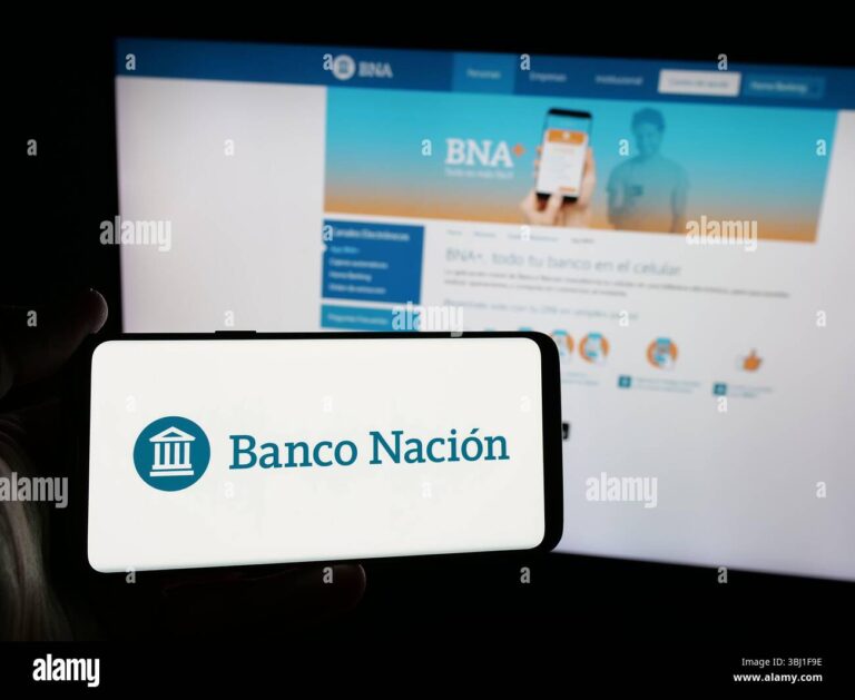 computadora mostrando pagina del banco nacion