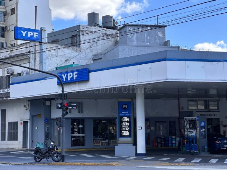 Dónde queda YPF Villa del Rosario y qué servicios ofrece