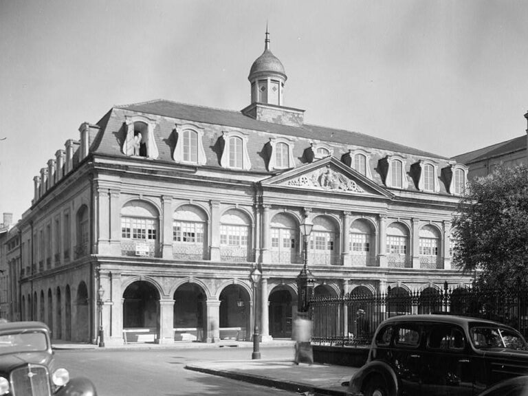Dónde queda el Banco Francés en Cabildo y Juramento y qué servicios ofrece