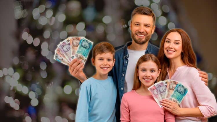 jubilados felices recibiendo aguinaldo cordoba