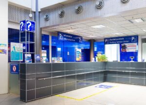 mostrador de atencion al cliente en aeropuerto