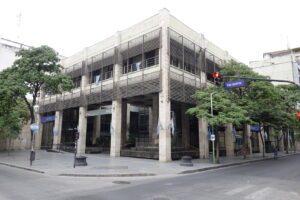 sucursal bancaria banco del tucuman fachada